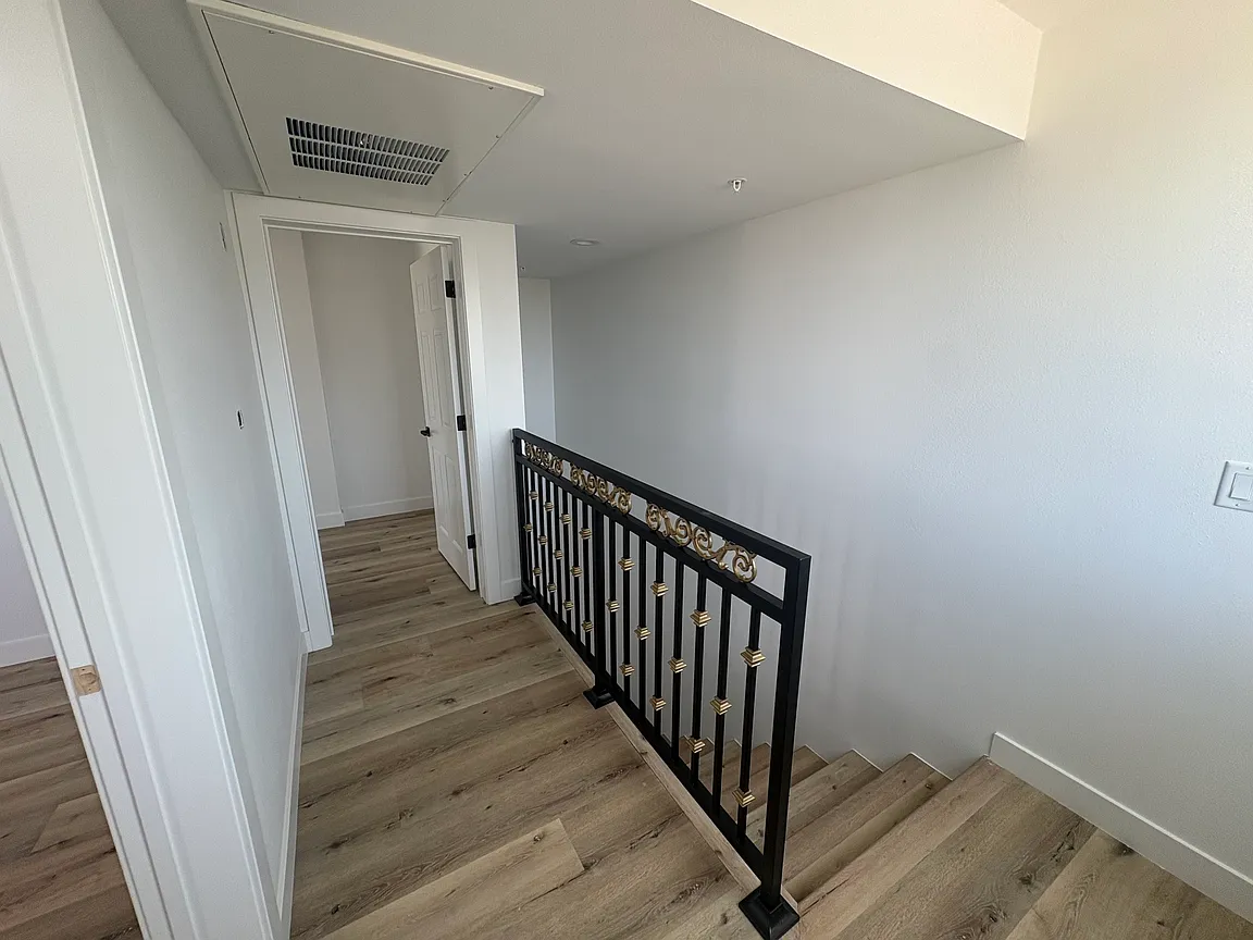 Upper landing